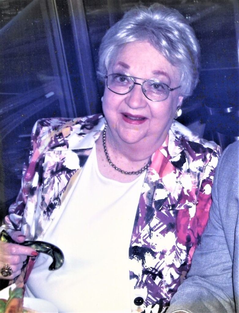 Gretchen Lewis