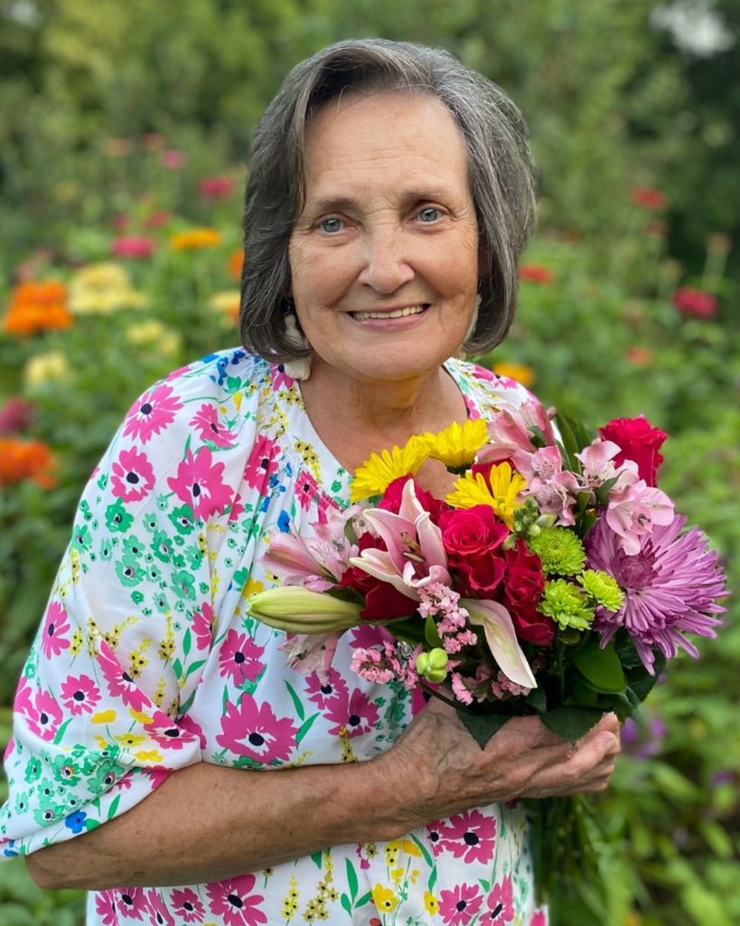 Shirley Rich Hollars Profile Photo