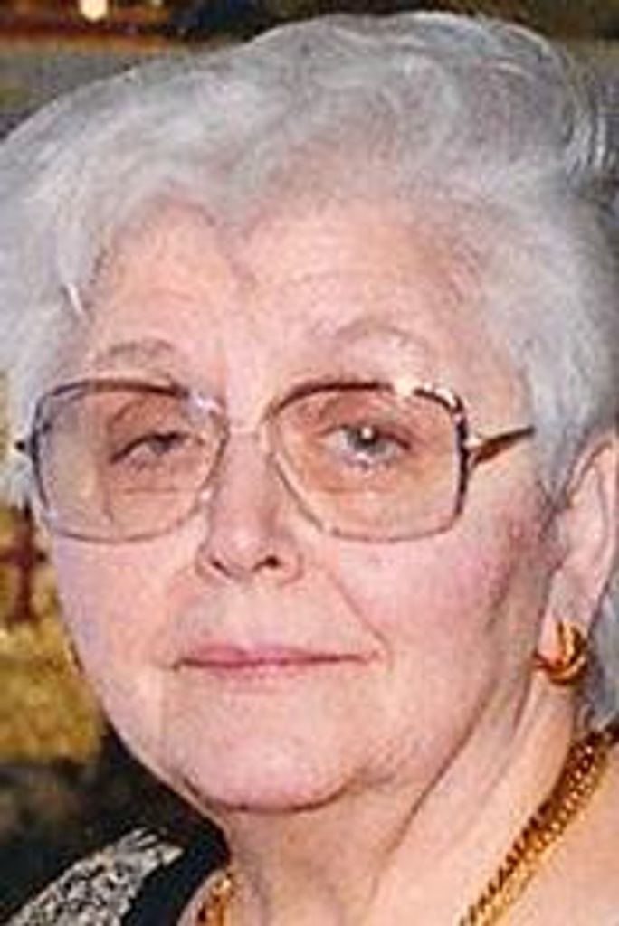 Mary E Navarra