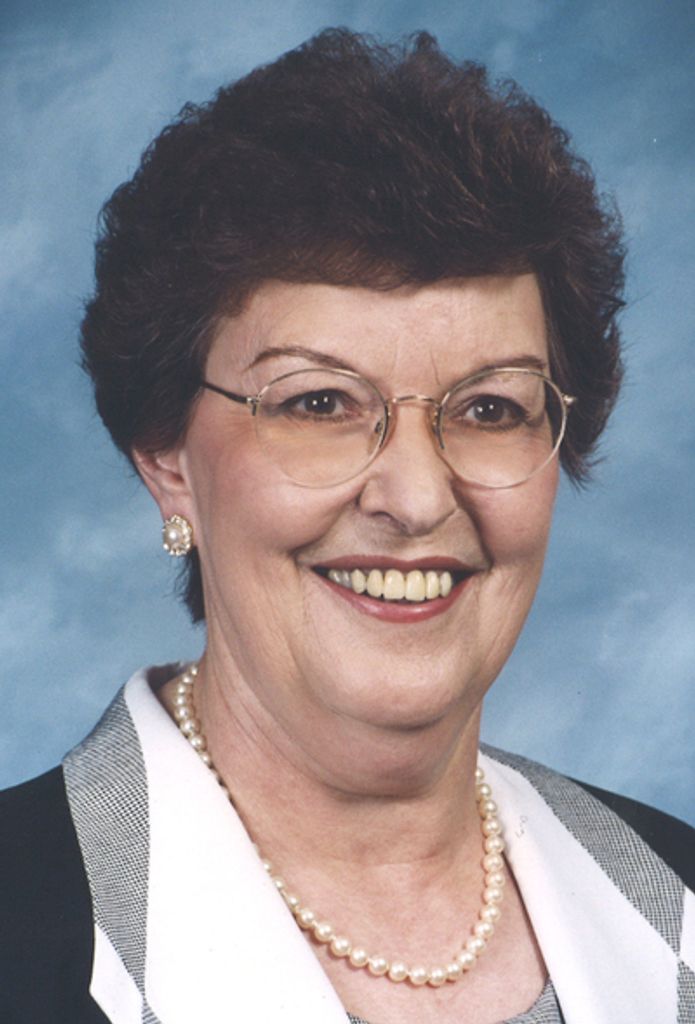 Kay Ree Johnson Profile Photo