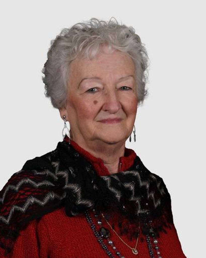 Devee Joan Smalley Profile Photo