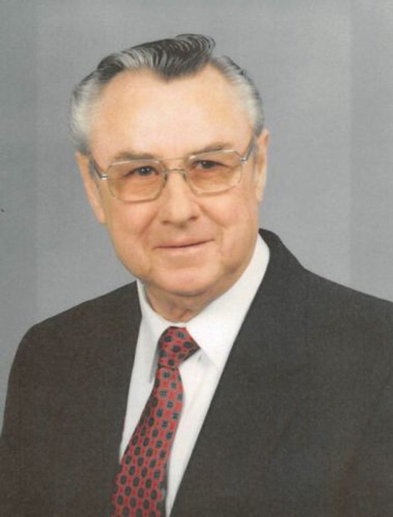 Lowhard "Louie" Erich Lenz