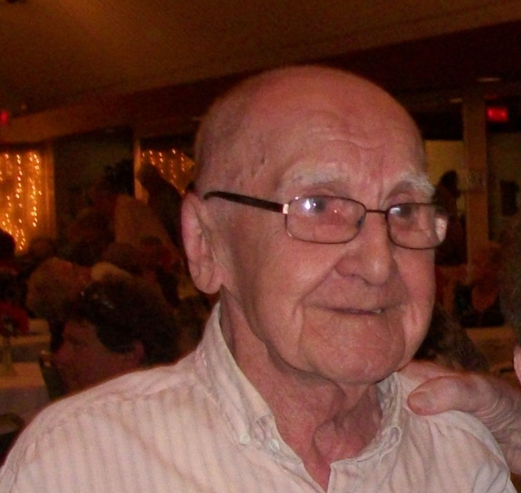 Michael Laurie Sr.