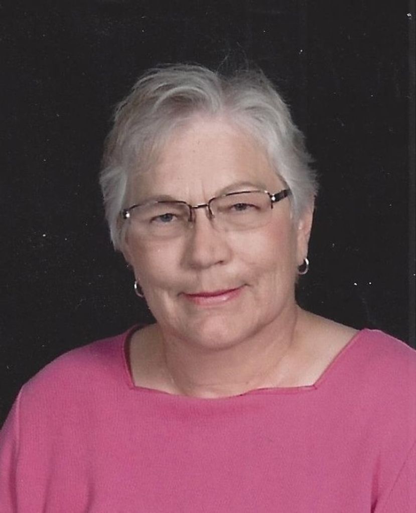 Carolyn (Giles)  Roschetzky