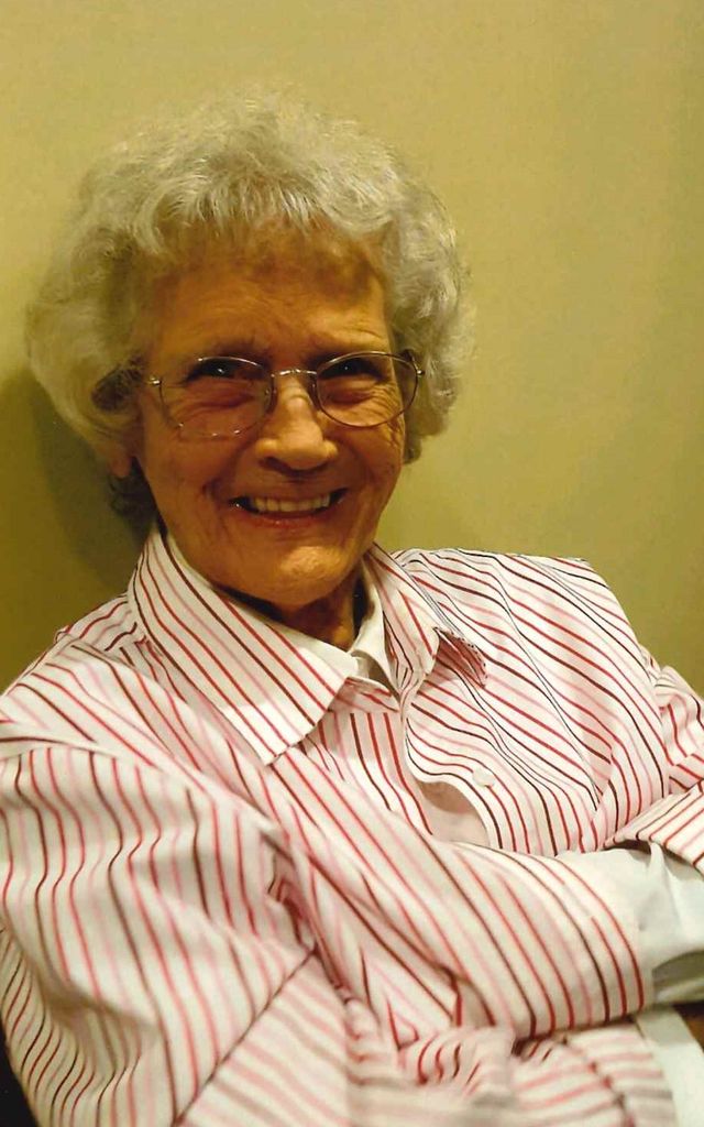 Mrs. Elizabeth Onez Sawyer Profile Photo