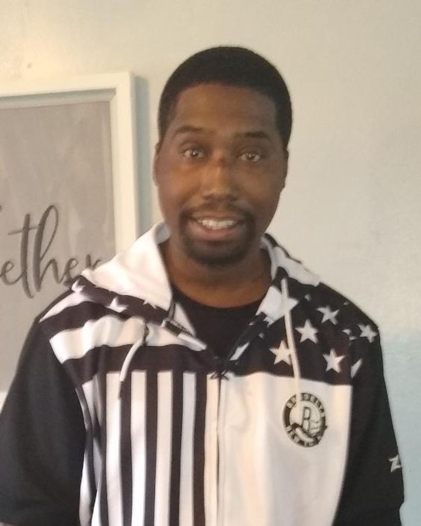 Daniel McKenzie Profile Photo