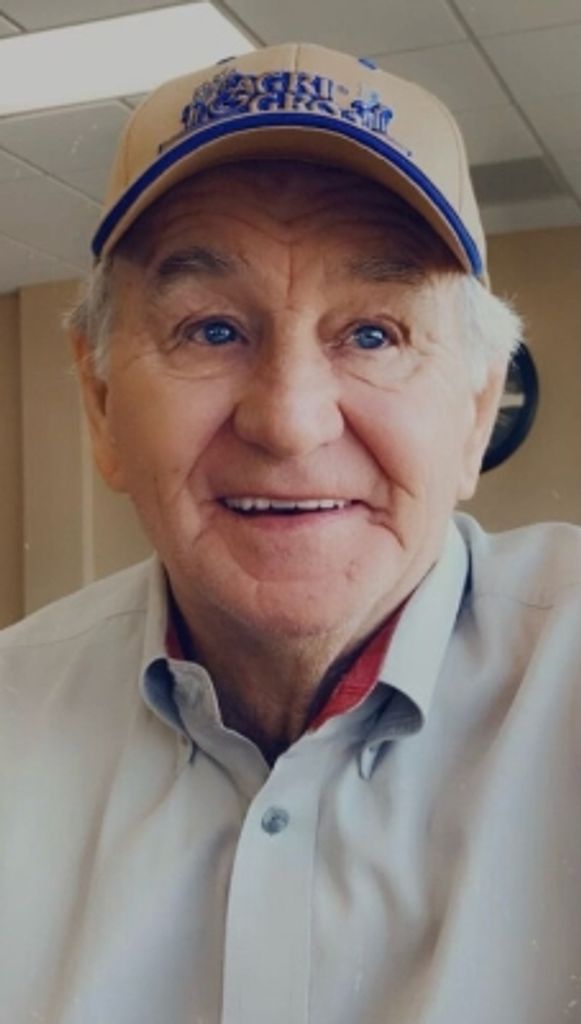 Robert Les Barber Profile Photo