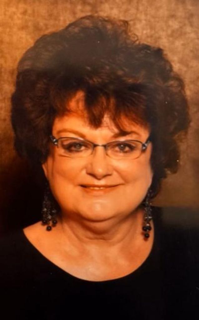 Andra Lampert Profile Photo