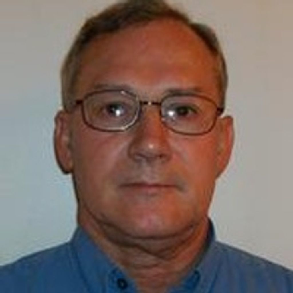 Dennis Earl Lynn