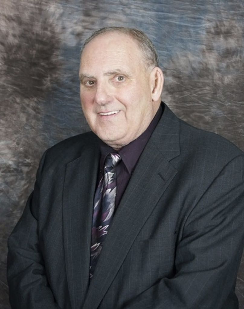 Ernest Leon Daggett Profile Photo