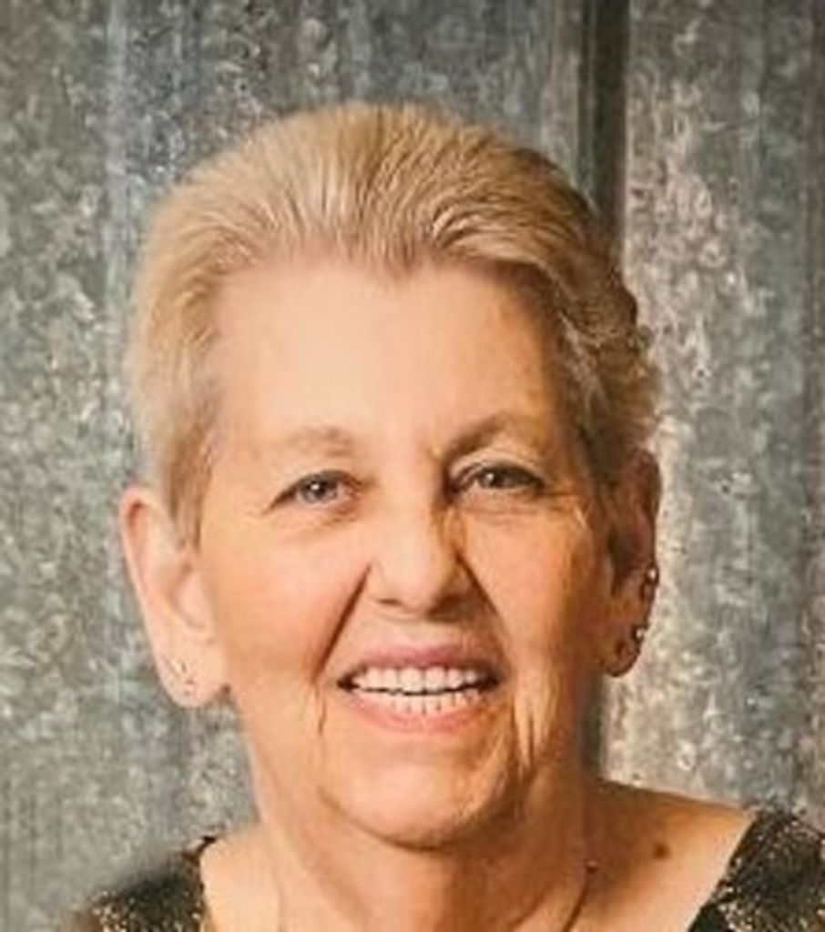 Nadine Woods Profile Photo
