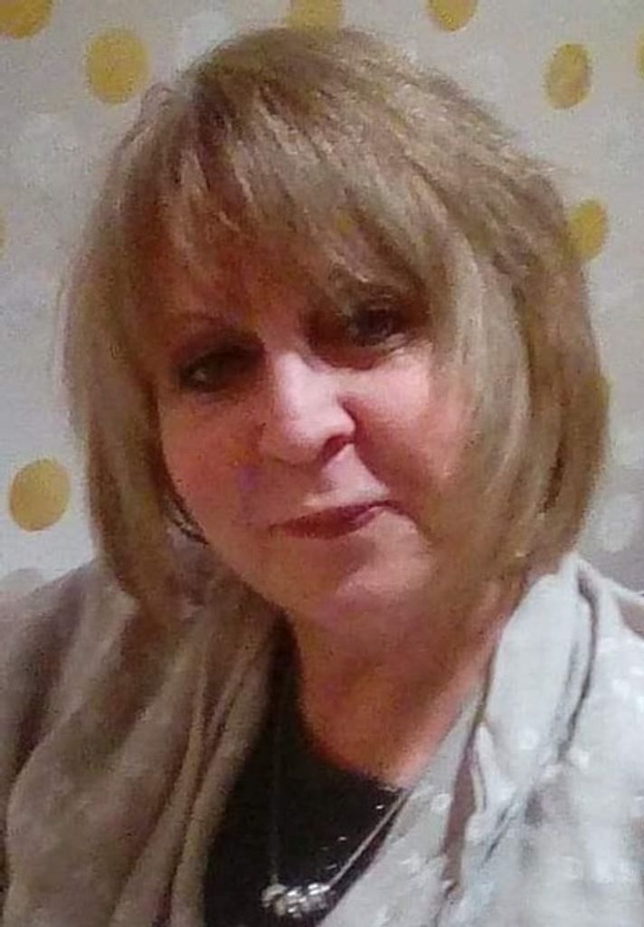 Laura Dowling