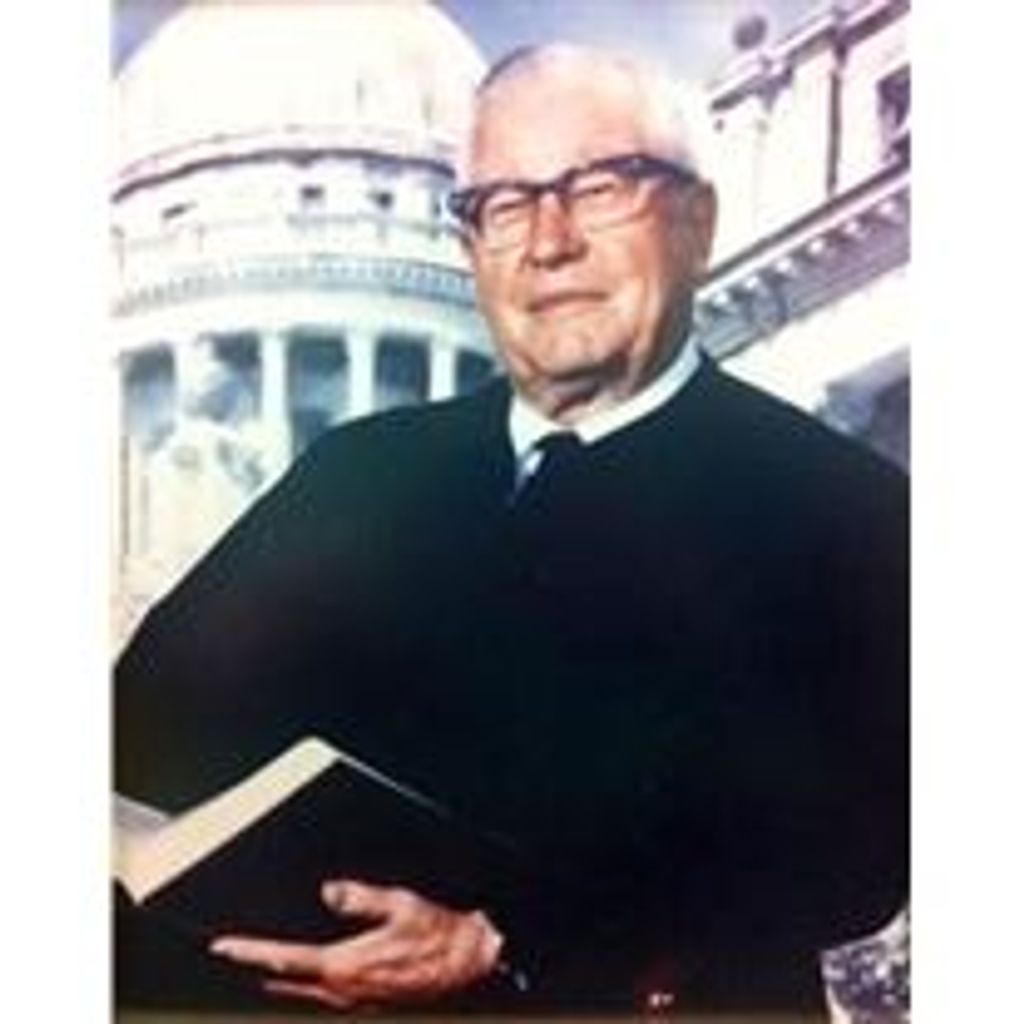 Retired Chief Justice Roy Noble Lee