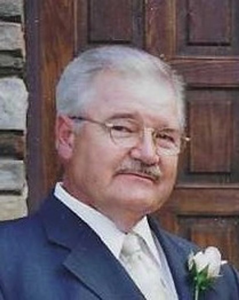 Carl Mathis Profile Photo