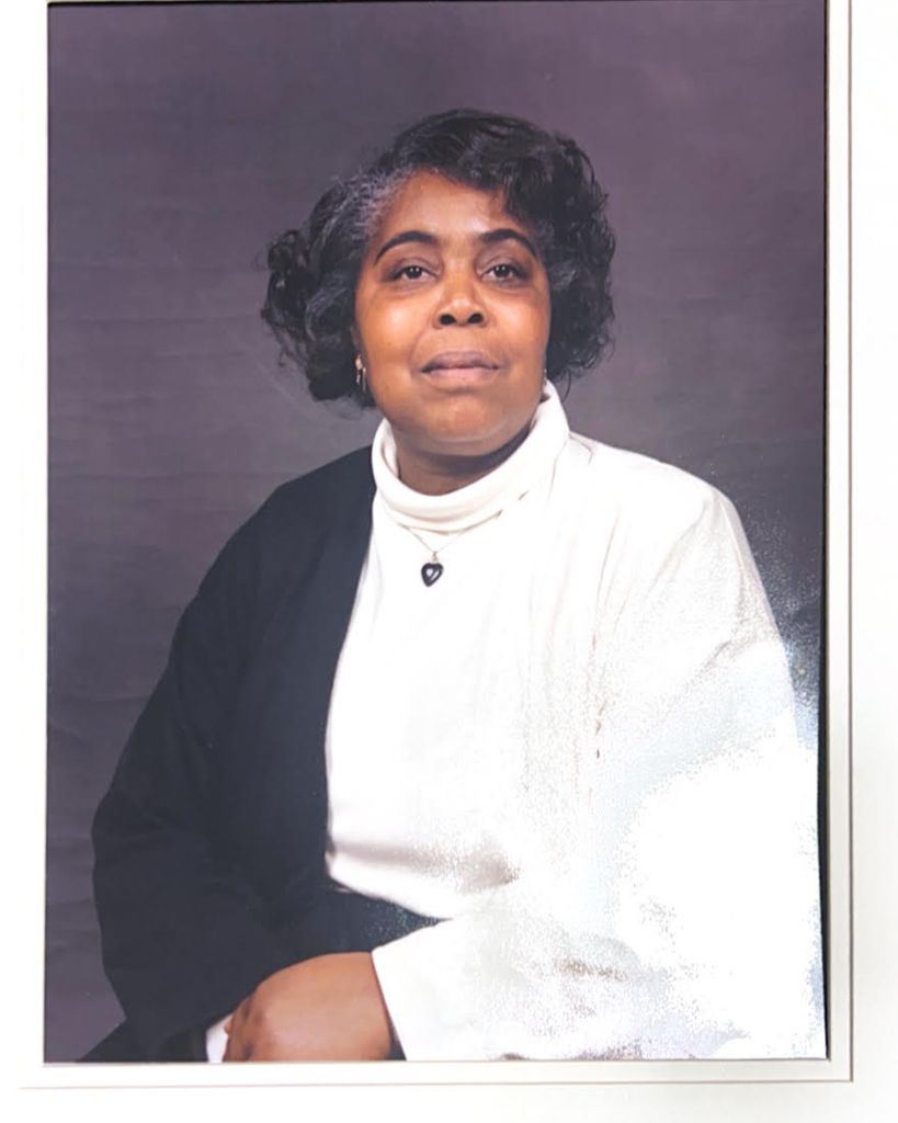 Elizabeth Gray Profile Photo