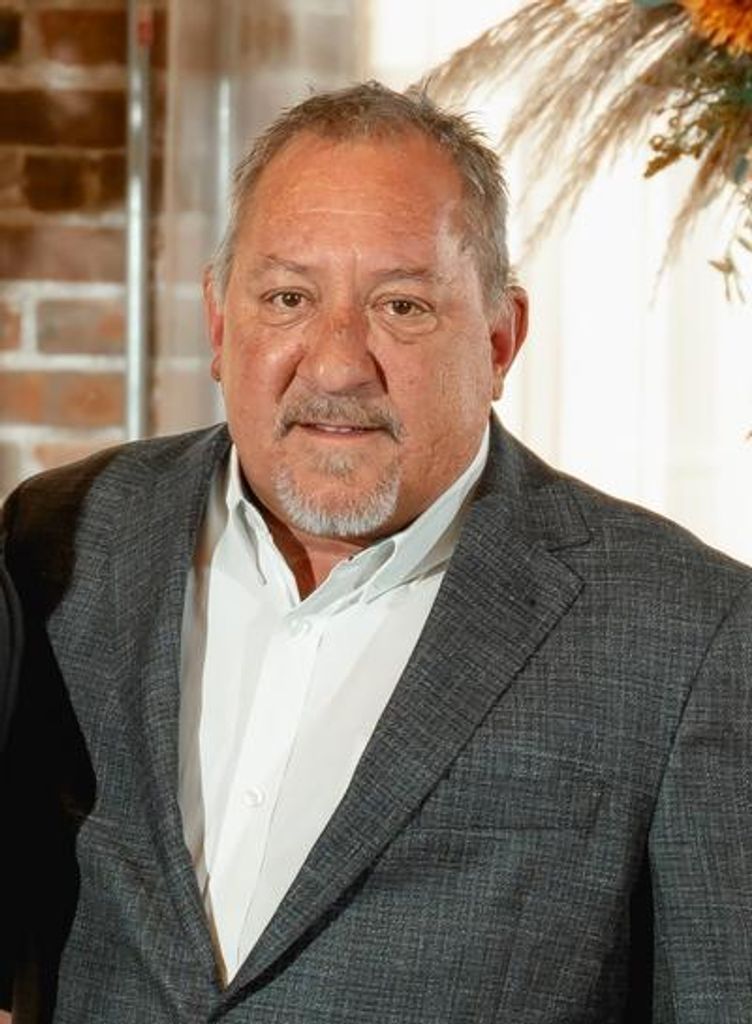 Chris Kelly Profile Photo