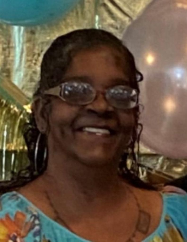Shannon Lynnay Simmons