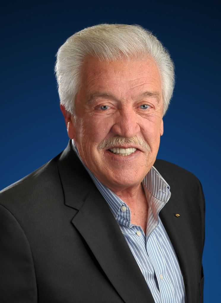 Mccoy, Dan Arnold