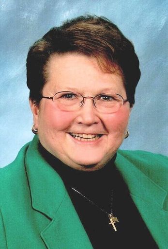 Phyllis Jordan photo gallery thumbnail 1 of 76
