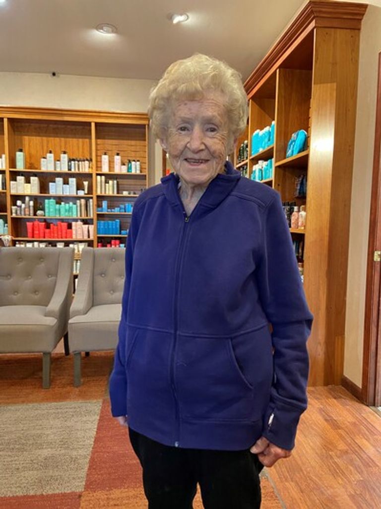 Olive Fischer Profile Photo