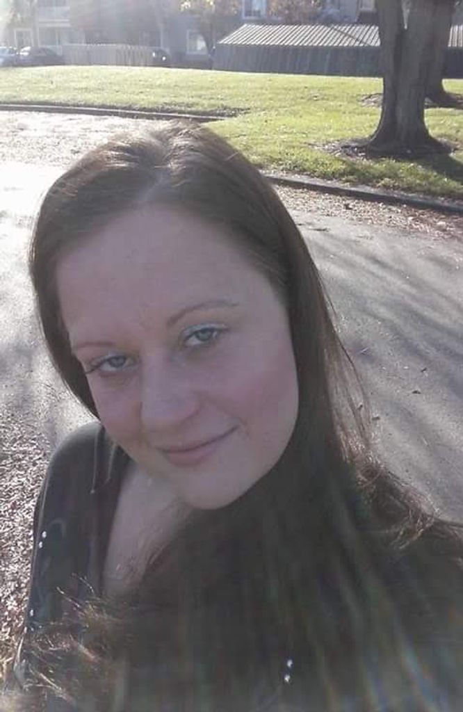 Sarah Leeann Thacker Profile Photo