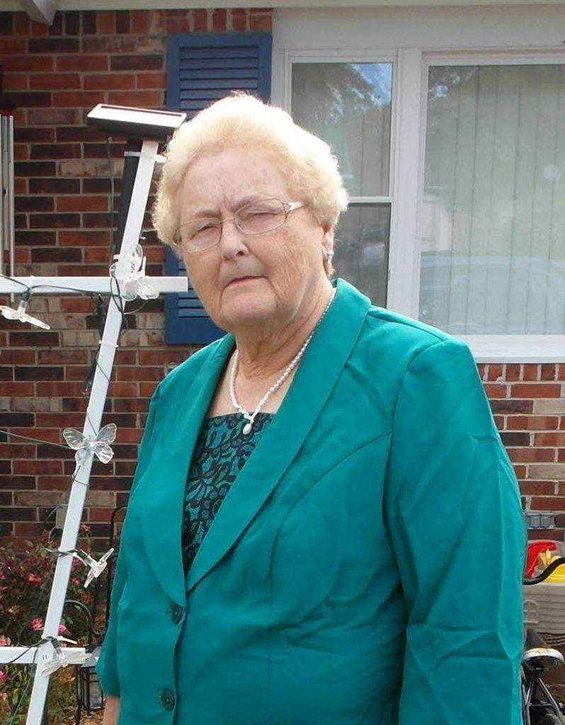 Anna Moore Profile Photo