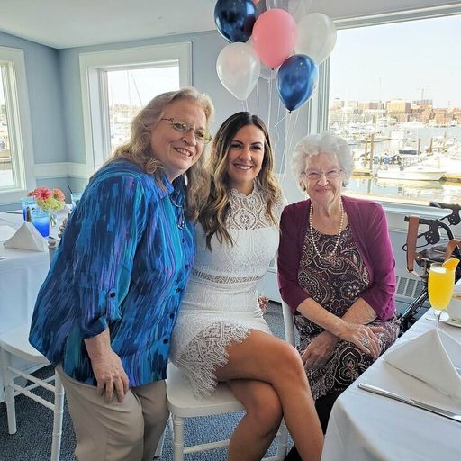 Lori Newcomb photo gallery thumbnail 19 of 130