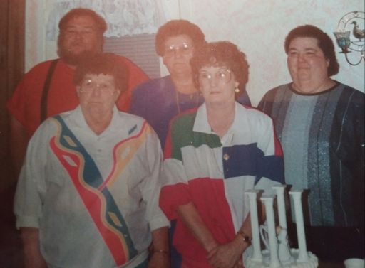 Anne Marie Seybold photo gallery thumbnail 10 of 36