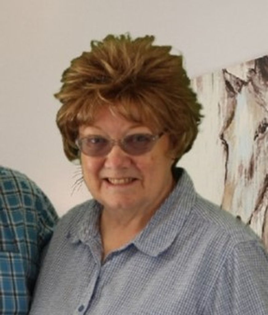 Lola Wolfe