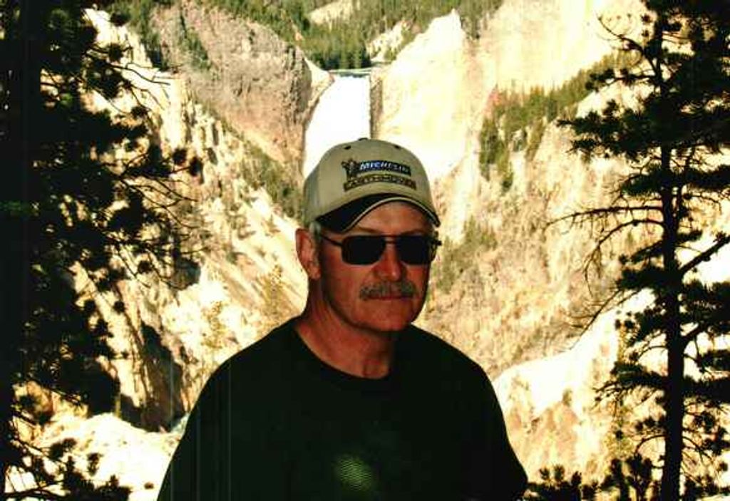 Everett Dee "Bird Dog" Simon Profile Photo