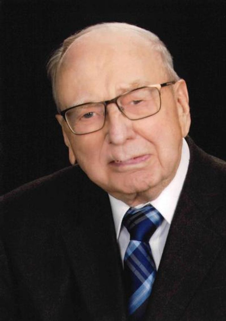 Lowell V. Gunderson Profile Photo
