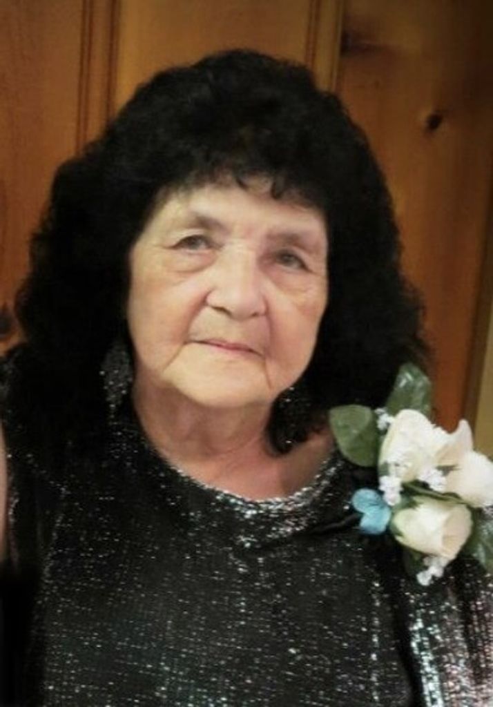 Evyeln Perry Profile Photo