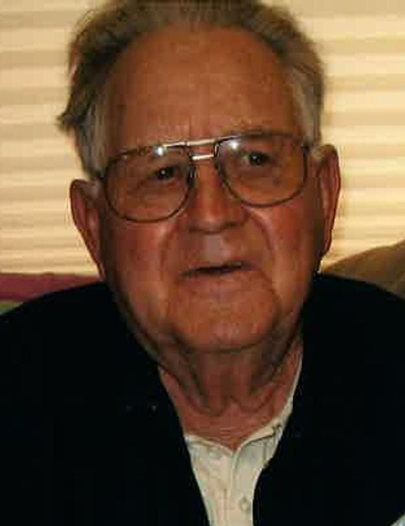 Lyle Carl Bracken Profile Photo