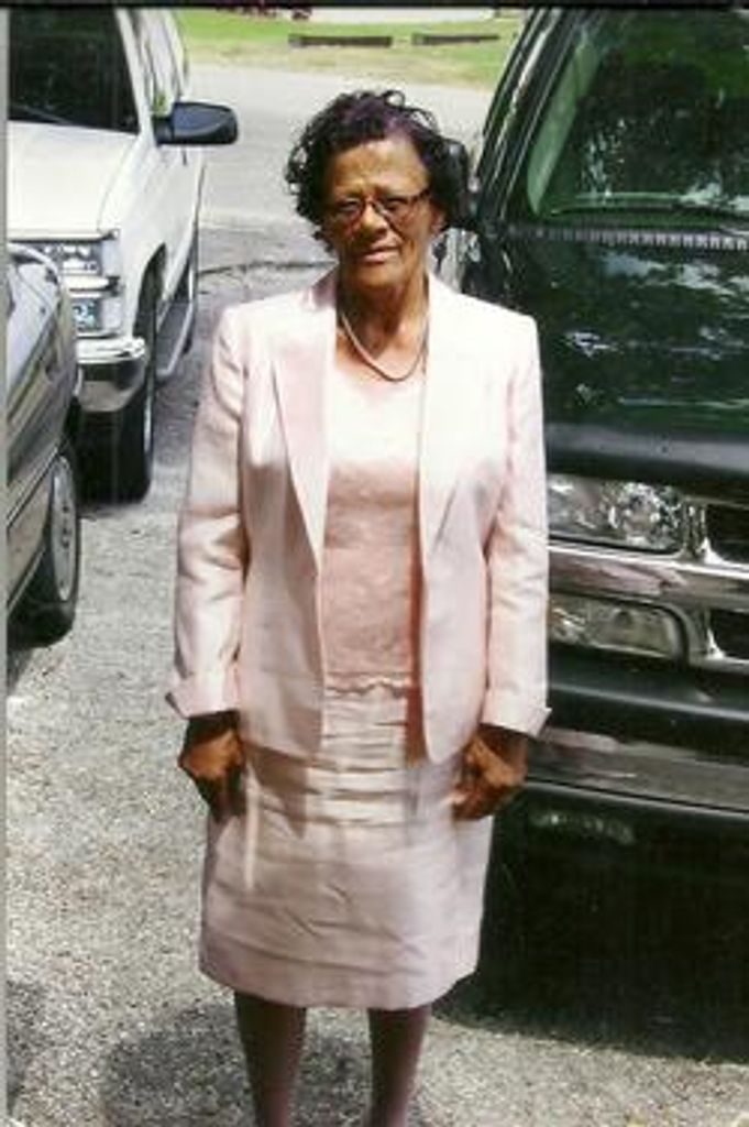 Evelyn Hill Profile Photo