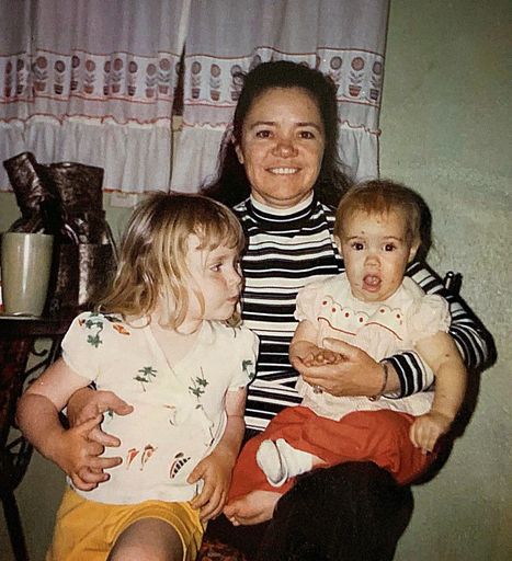 Mary Mills photo gallery thumbnail 3 of 103