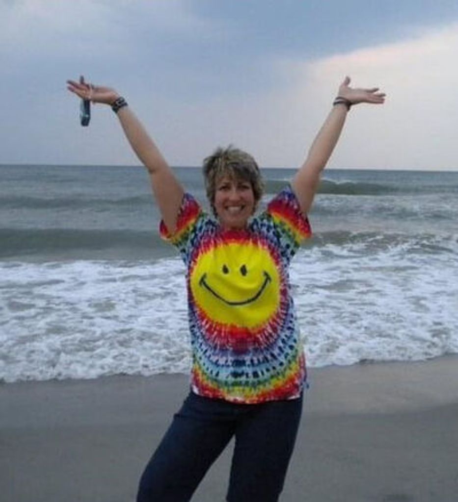 Sandy Amos Mayhew Profile Photo