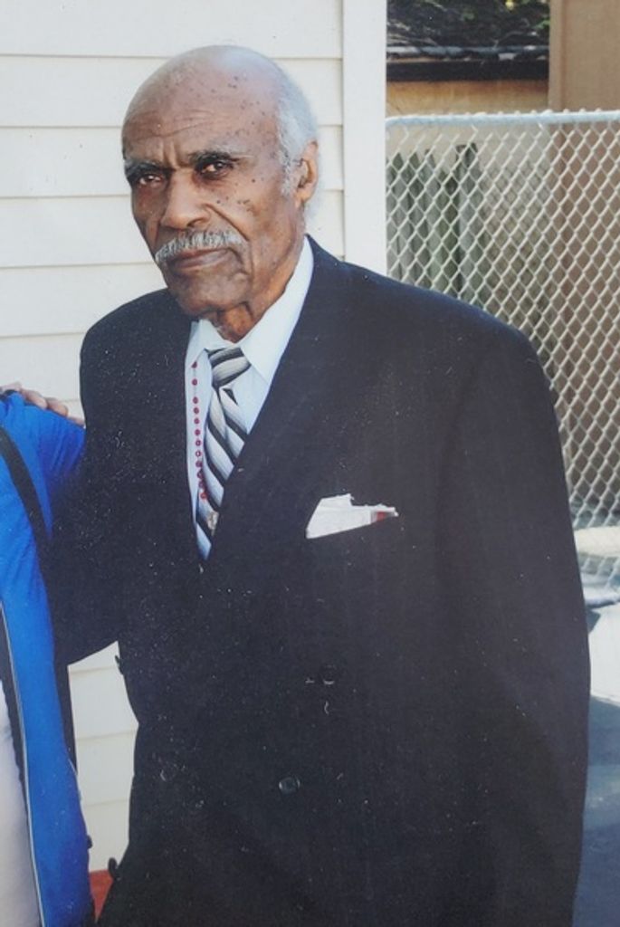 Julius Nicholson Profile Photo