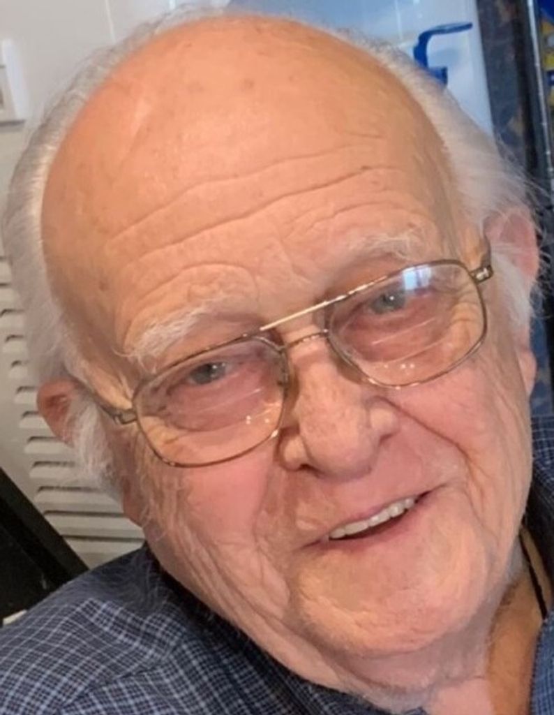 Roger Summers Profile Photo