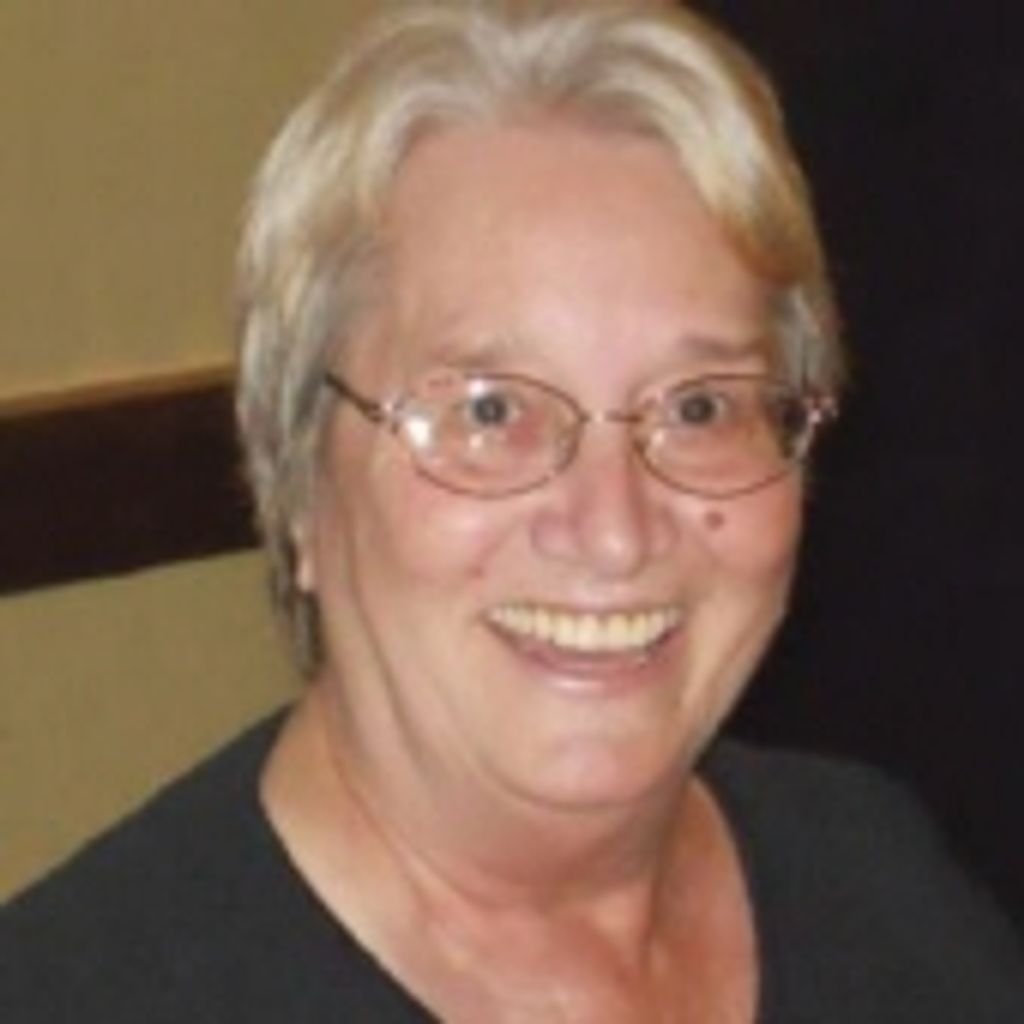 Evelyn M. "Evie" Sias