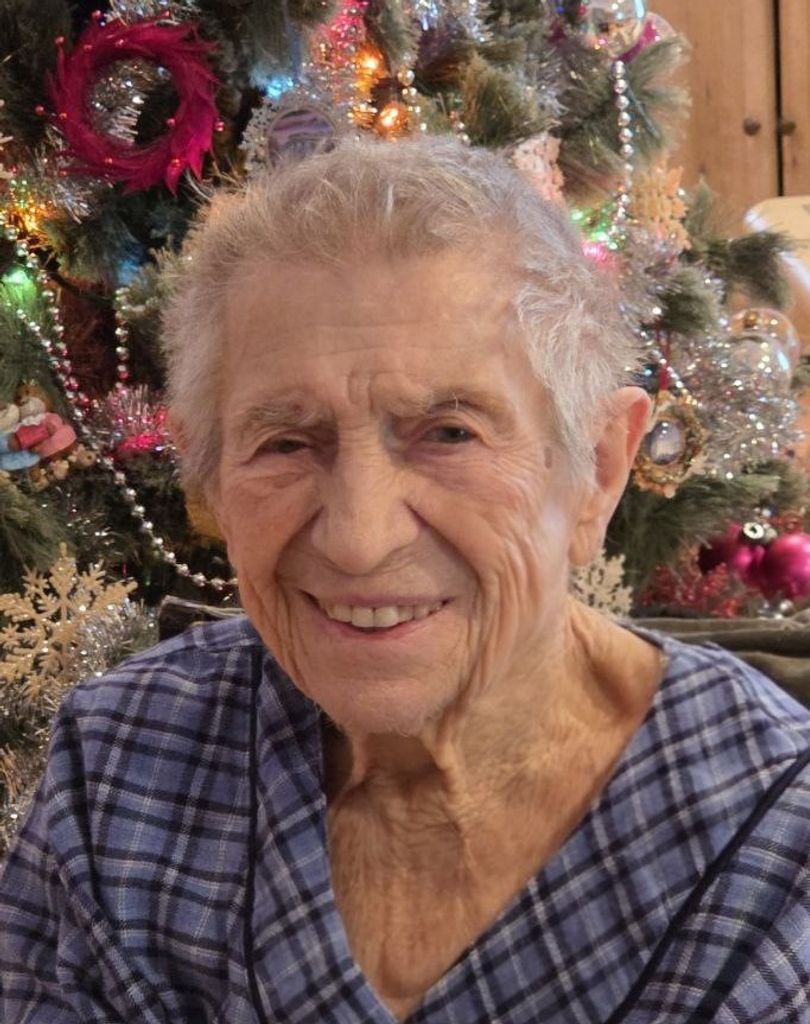 Clara Ozga Profile Photo