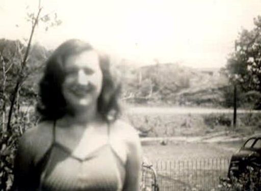 Ruth Alice Sizemore photo gallery thumbnail 4 of 50
