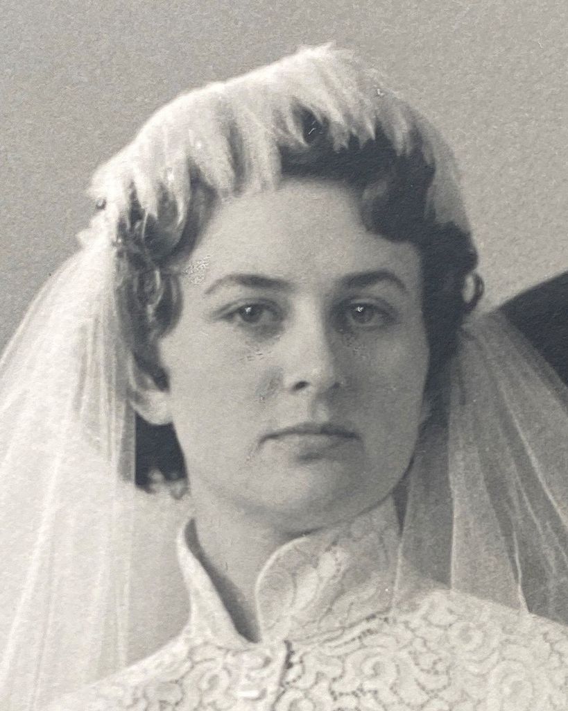 Elfriede Nicolay Carr Profile Photo
