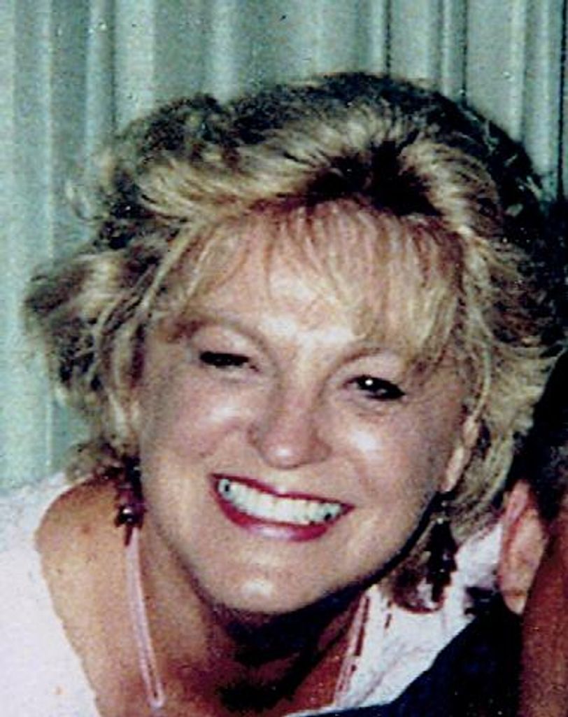 Mary M. (Hayostek)  Lucas