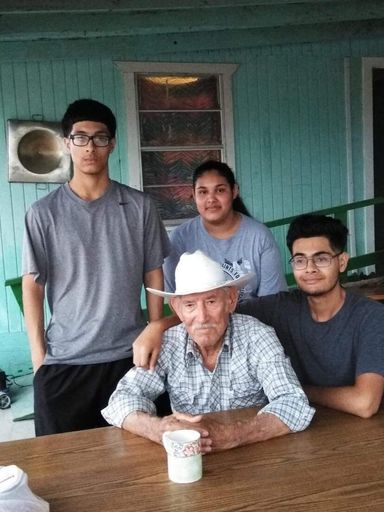 Santos Valdez Sr. photo gallery thumbnail 99 of 151