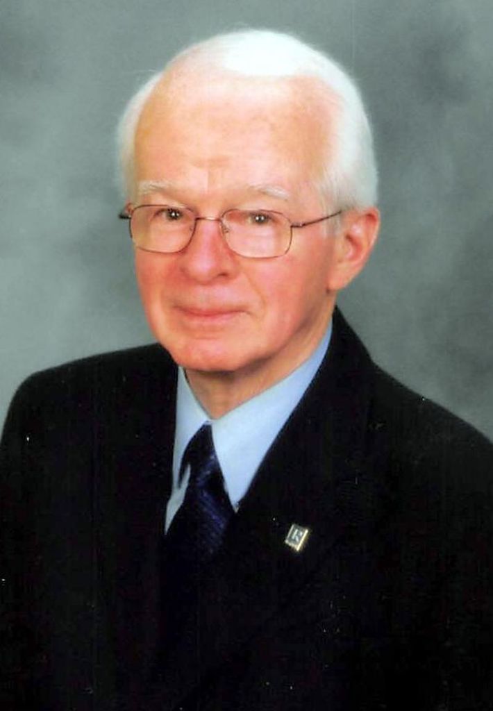 Robert L. Maynard Profile Photo