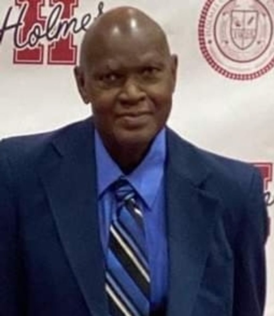 Coach Archie Carlyle Profile Photo