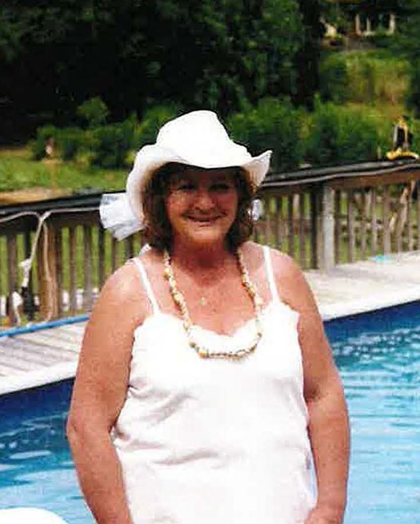 Linda Marie Lariviere Profile Photo