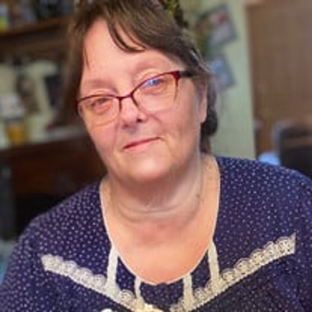 Teresa R Hall