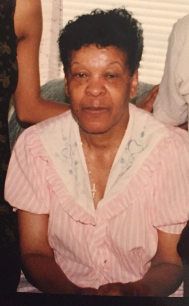 Ms.Dehlia Fortier