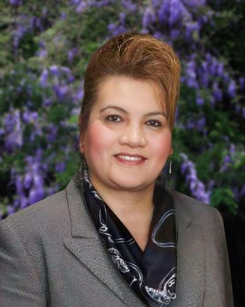 Martina Segura Profile Photo